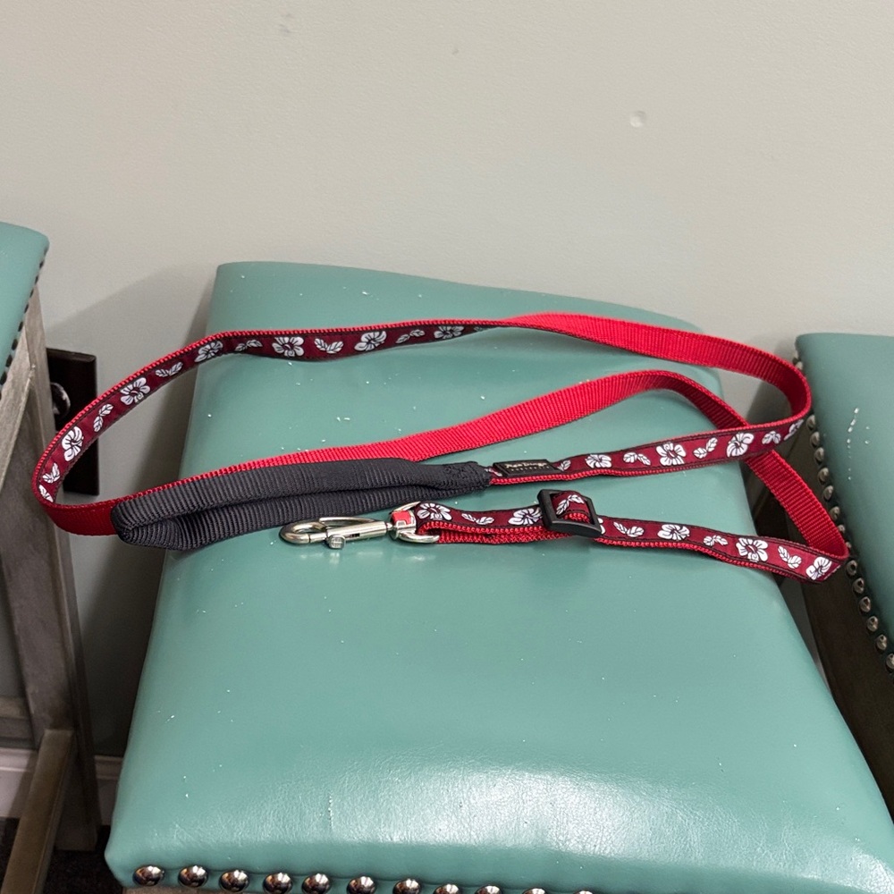 “Red Dingo Australia” Dog Leash with Flower Print